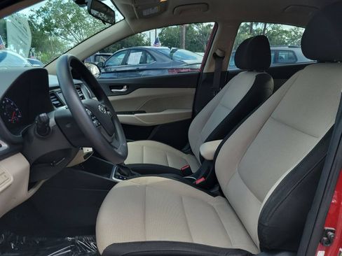 Used 2022 Hyundai Accent SEL FWD image 12