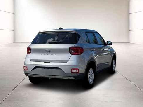 New 2026 Hyundai Venue SE image 7