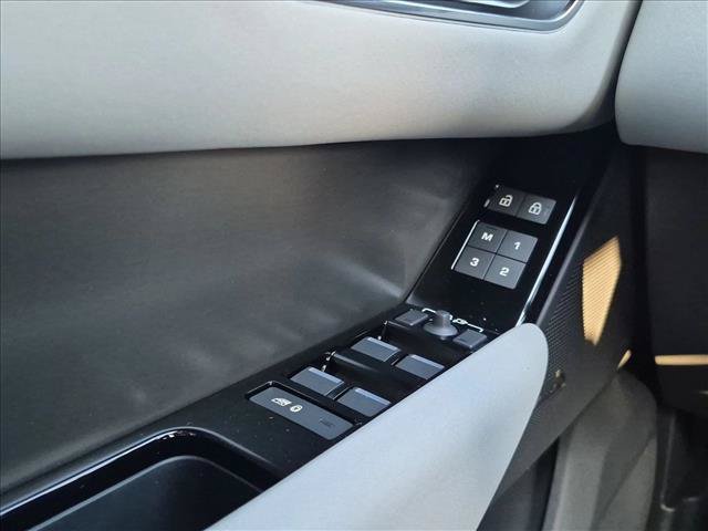 New 2026 Land Rover Range Rover Velar S AWD/4WD image 10