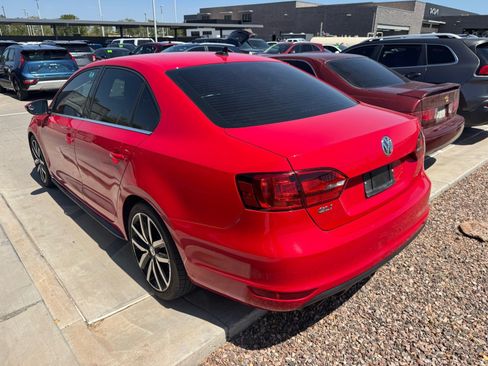 Used 2013 Volkswagen Jetta GLI FWD image 3