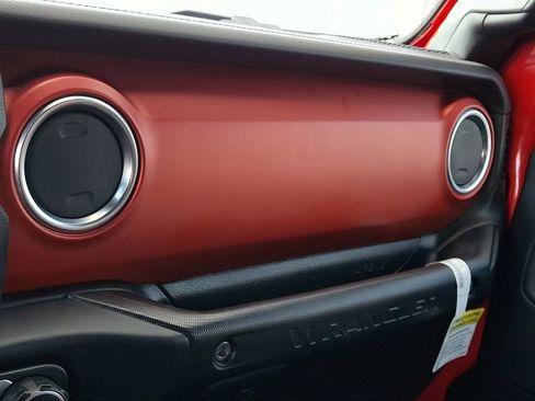 Used 2019 Jeep Wrangler Unlimited Rubicon w/ Dual Top Group image 31