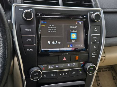 Used 2016 Toyota Camry LE image 12