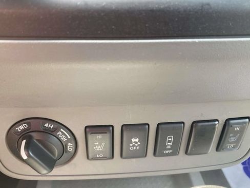 Used 2020 Nissan Frontier SV AWD/4WD image 19