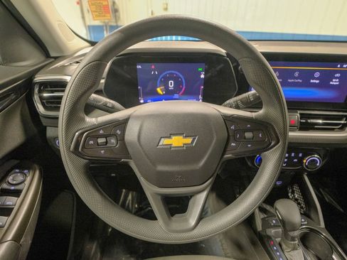 Used 2025 Chevrolet TrailBlazer LT image 32