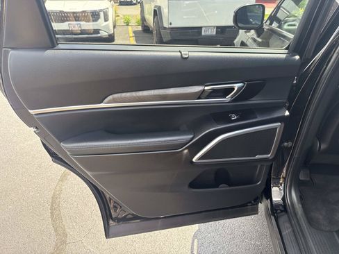 Used 2023 Kia Telluride EX X-Line AWD/4WD image 17