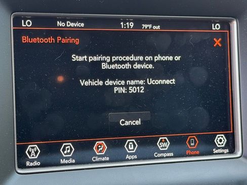 Used 2021 Jeep Grand Cherokee Laredo RWD image 23