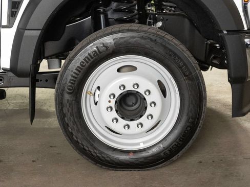 New 2026 Ford F450 XL w/ XL Chrome Package RWD image 23