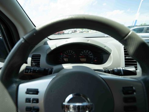 Used 2021 Nissan Frontier SV AWD/4WD image 15