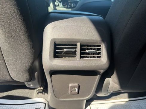 Used 2023 Chevrolet Equinox LS w/ LS Convenience Package image 20