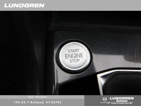 Used 2024 Volkswagen Tiguan SE w/ Panoramic Sunroof Package image 24