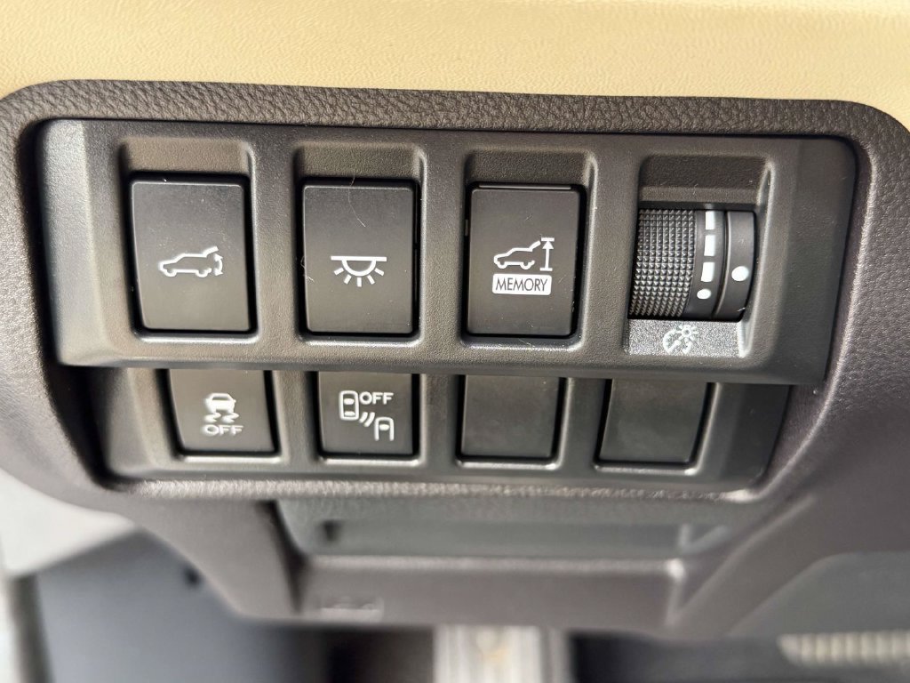 Used 2020 Subaru Ascent Touring AWD/4WD image 25