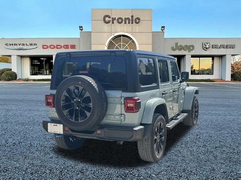 Used 2023 Jeep Wrangler Sahara AWD/4WD image 3