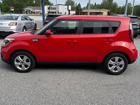 Used 2019 Kia Soul FWD image 2