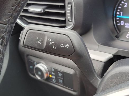 Used 2022 Ford Explorer XLT w/ Equipment Group 202A image 31