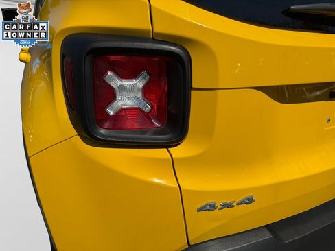 Used 2023 Jeep Renegade Latitude AWD/4WD image 18