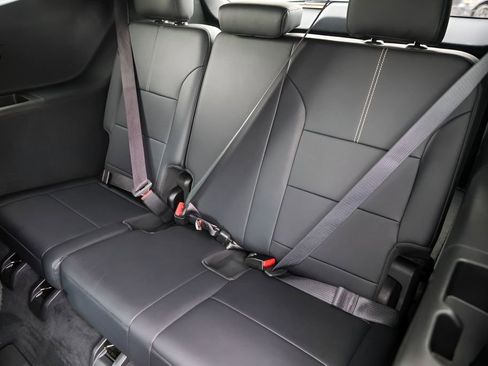 Used 2024 GMC Acadia Elevation image 27