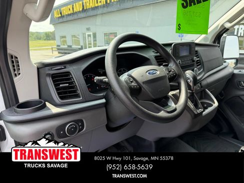 Used 2025 Ford Transit 250 Low Roof w/ Exterior Upgrade Package RWD image 4
