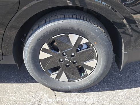 New 2026 Kia Carnival LXS FWD image 8