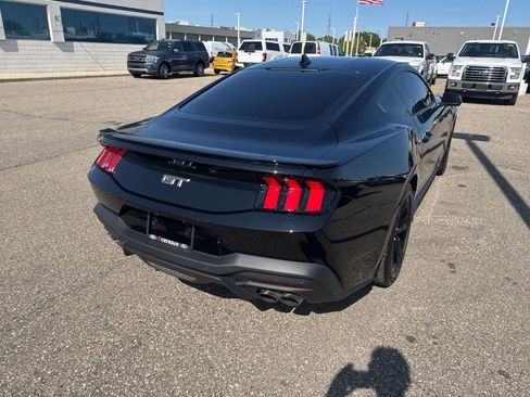 Used 2025 Ford Mustang GT RWD image 27