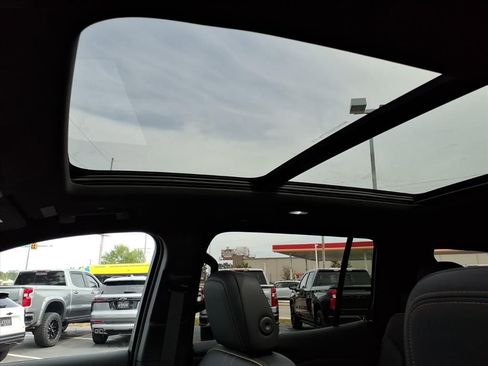 New 2026 Chevrolet Traverse High Country FWD image 11