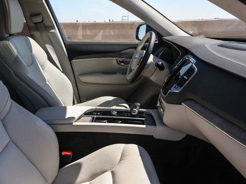 Used 2023 Volvo XC90 T8 Plus w/ Protection Package Premier image 13