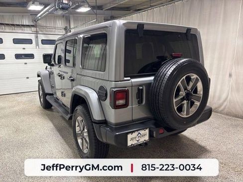 Used 2021 Jeep Wrangler Unlimited Sahara w/ Uconnect 4C Nav & Sound Group AWD/4WD image 5