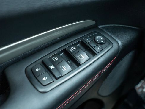 Used 2015 Dodge Durango R/T w/ Technology Group AWD/4WD image 36