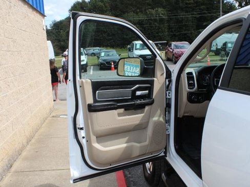 Used 2021 RAM 2500 Big Horn w/ Level 1 Equipment Group image 18