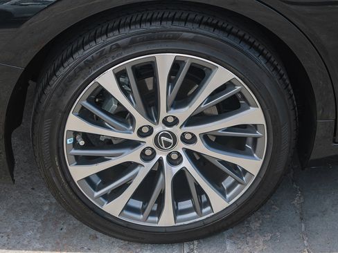 Used 2020 Lexus ES 350 w/ Premium Package image 12