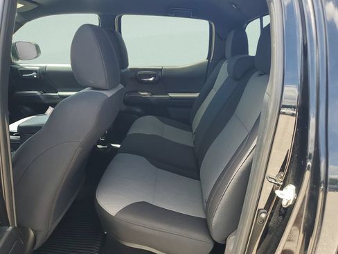 Used 2020 Toyota Tacoma TRD Off-Road w/ Technology Package AWD/4WD image 10