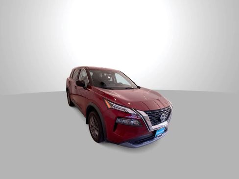 Used 2023 Nissan Rogue S AWD/4WD image 2