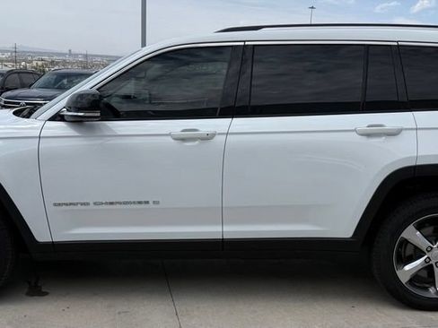 Used 2022 Jeep Grand Cherokee L Limited AWD/4WD image 6
