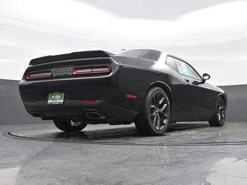 Used 2022 Dodge Challenger R/T w/ Blacktop Package image 28
