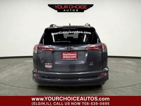 Used 2018 Toyota RAV4 LE AWD/4WD image 4