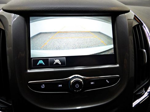 Used 2017 Chevrolet Cruze LT w/ Convenience Package image 16