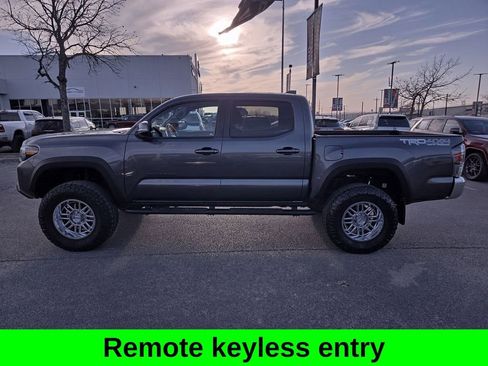 Used 2022 Toyota Tacoma TRD Off-Road image 5