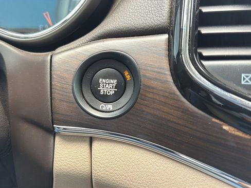 Used 2019 Jeep Grand Cherokee Overland RWD image 25