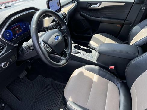 Used 2021 Ford Escape Titanium w/ Titanium Elite Package AWD/4WD image 26