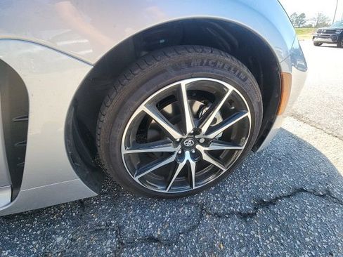 Used 2024 Toyota GR86 Premium image 11