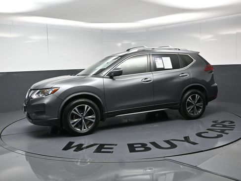 Used 2019 Nissan Rogue SV w/ Premium Package AWD/4WD image 6