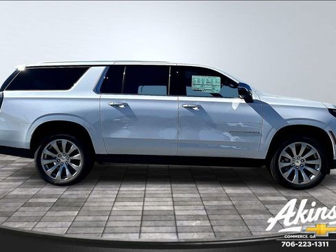 New 2026 Chevrolet Suburban Premier image 20