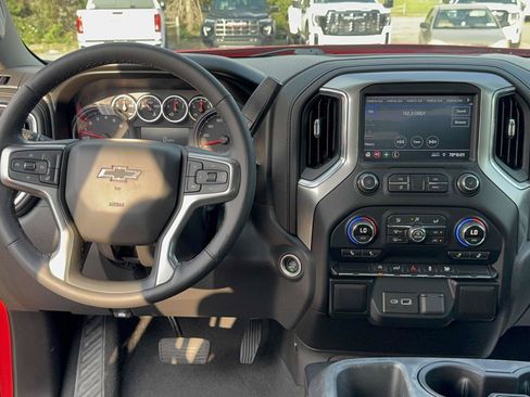 Used 2020 Chevrolet Silverado 1500 RST w/ Convenience Package AWD/4WD image 16
