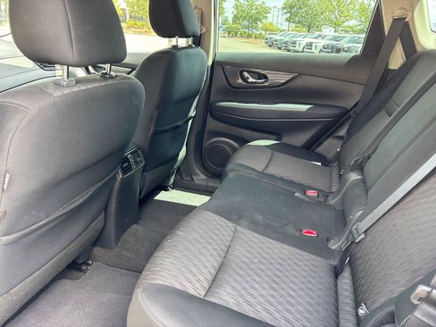 Used 2018 Nissan Rogue S FWD image 31