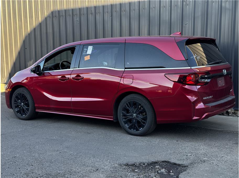 Used 2025 Honda Odyssey Sport-L image 2