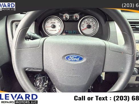 Used 2010 Ford Focus SE image 18