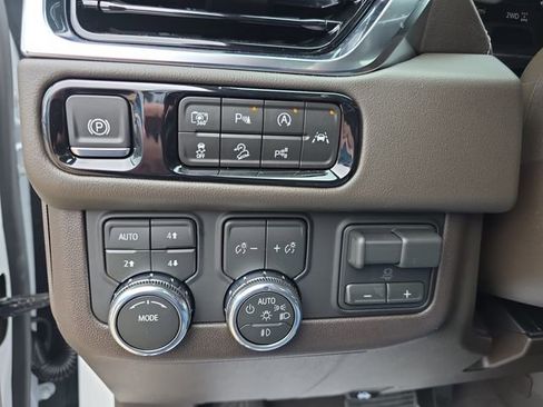 New 2026 GMC Yukon Elevation w/ Elevation Premium Package AWD/4WD image 23