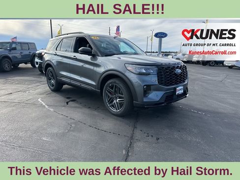New 2026 Ford Explorer ST-Line w/ ST-Line Street Pack AWD/4WD image 1