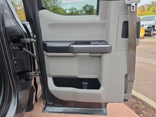 Used 2019 Ford F250 XLT w/ XLT Premium Package AWD/4WD image 19