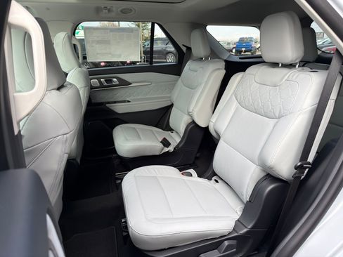 New 2026 Ford Explorer Platinum w/ LUX Leather Package image 31