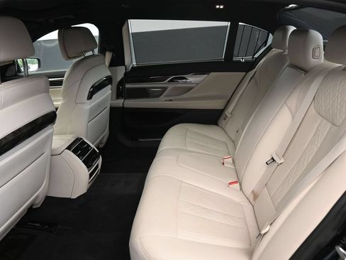 Used 2018 BMW 750i xDrive AWD/4WD image 15